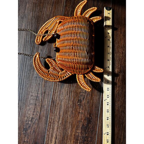 NWT Tommy Bahama Womens woven CrabShaped Wicker Handbag TikTok viral Coastal Fun - Picture 13 of 17